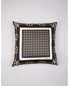 Balmuir Fortuna Decorative cushion cover featuring a classic chain pattern. 