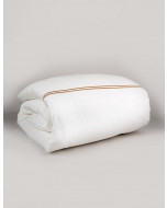 Duvet cover with a golden, classic double-line embroidery. High-quality sheets with 300TC. 